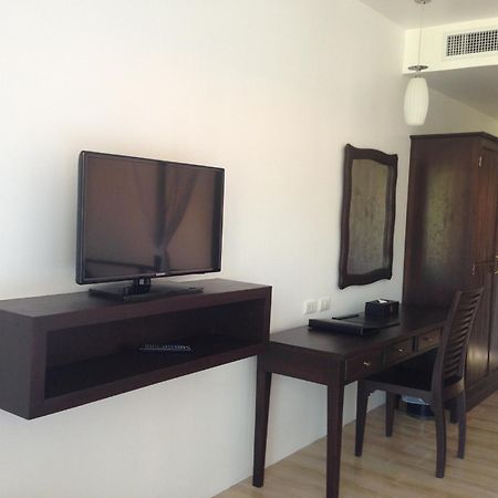 Blue Bay Resort - Access To Pool And Beach-Phuket & Krabi Ko Yao Yai Exterior photo A television set in a hotel room