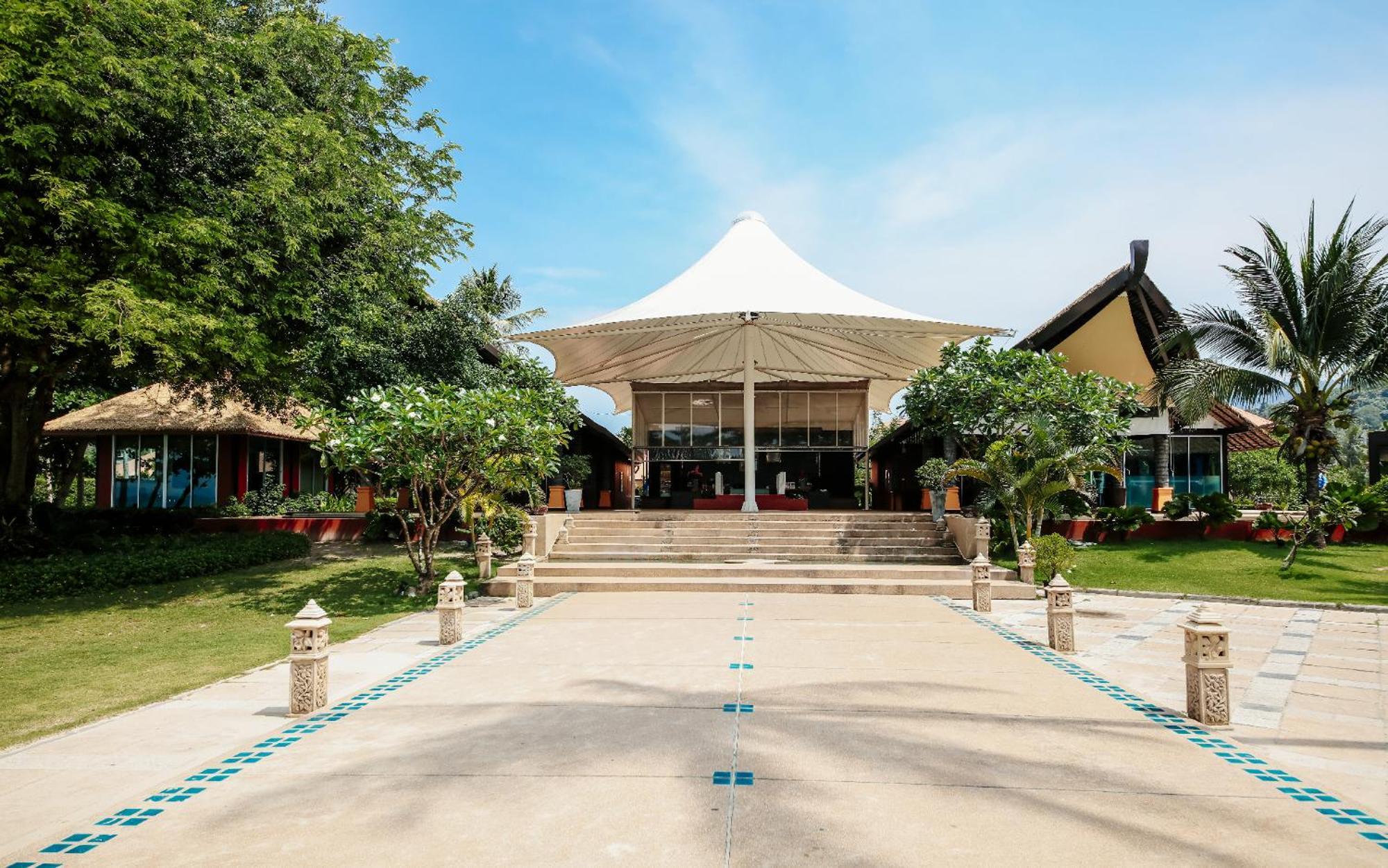 Blue Bay Resort - Access To Pool And Beach-Phuket & Krabi Ko Yao Yai Exterior photo The resort's lobby