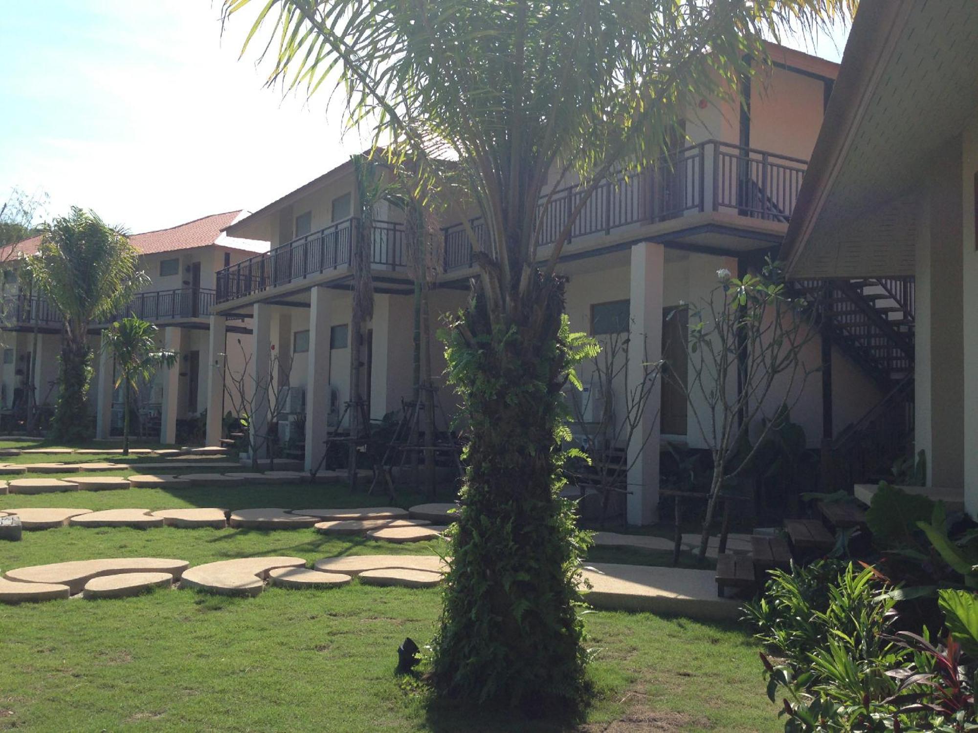 Blue Bay Resort - Access To Pool And Beach-Phuket & Krabi Ko Yao Yai Exterior photo The hotel's garden