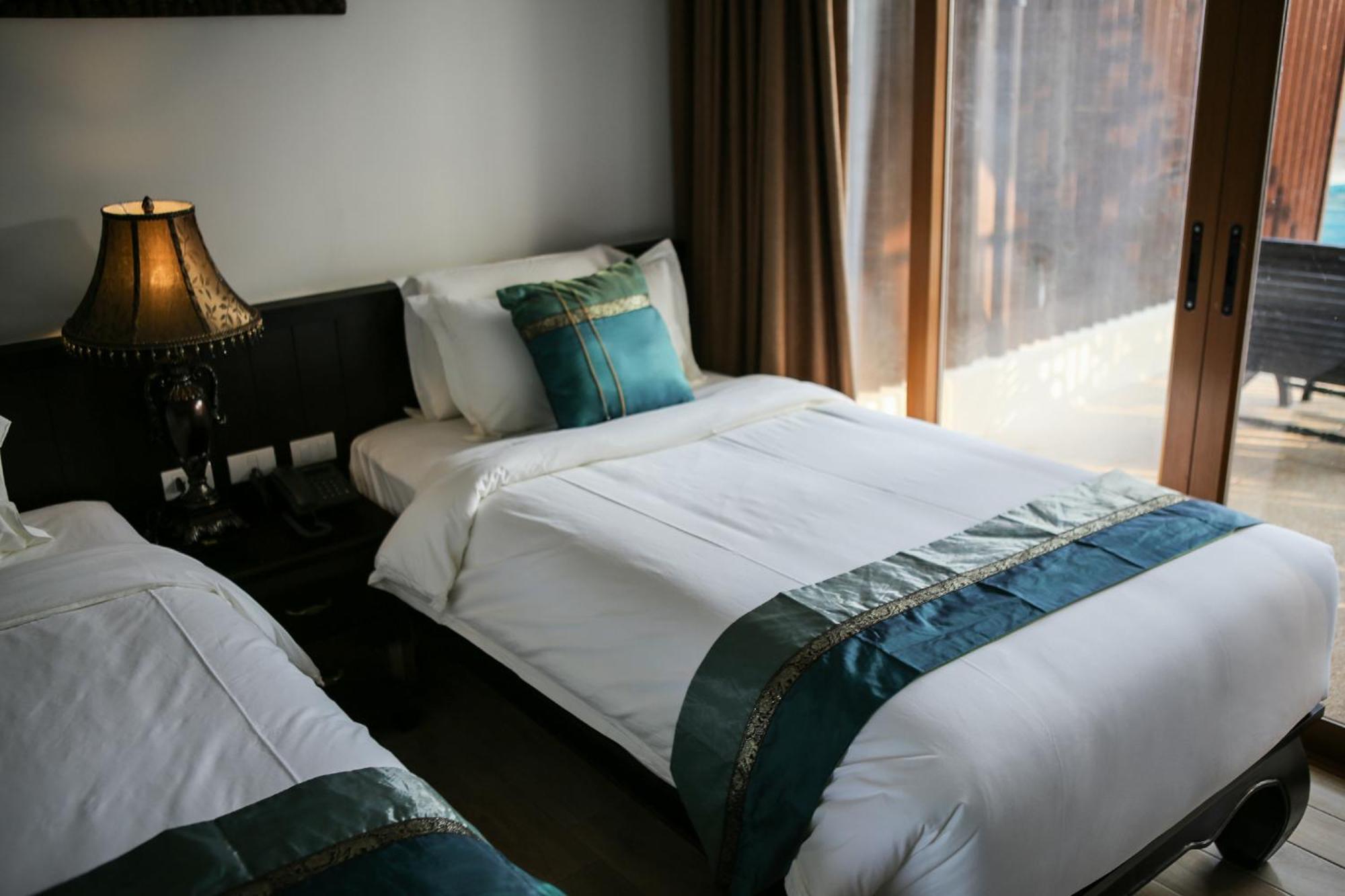 Blue Bay Resort - Access To Pool And Beach-Phuket & Krabi Ko Yao Yai Exterior photo A bed runner