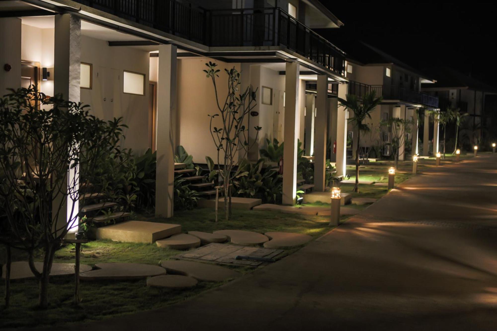 Blue Bay Resort - Access To Pool And Beach-Phuket & Krabi Ko Yao Yai Exterior photo Residential area