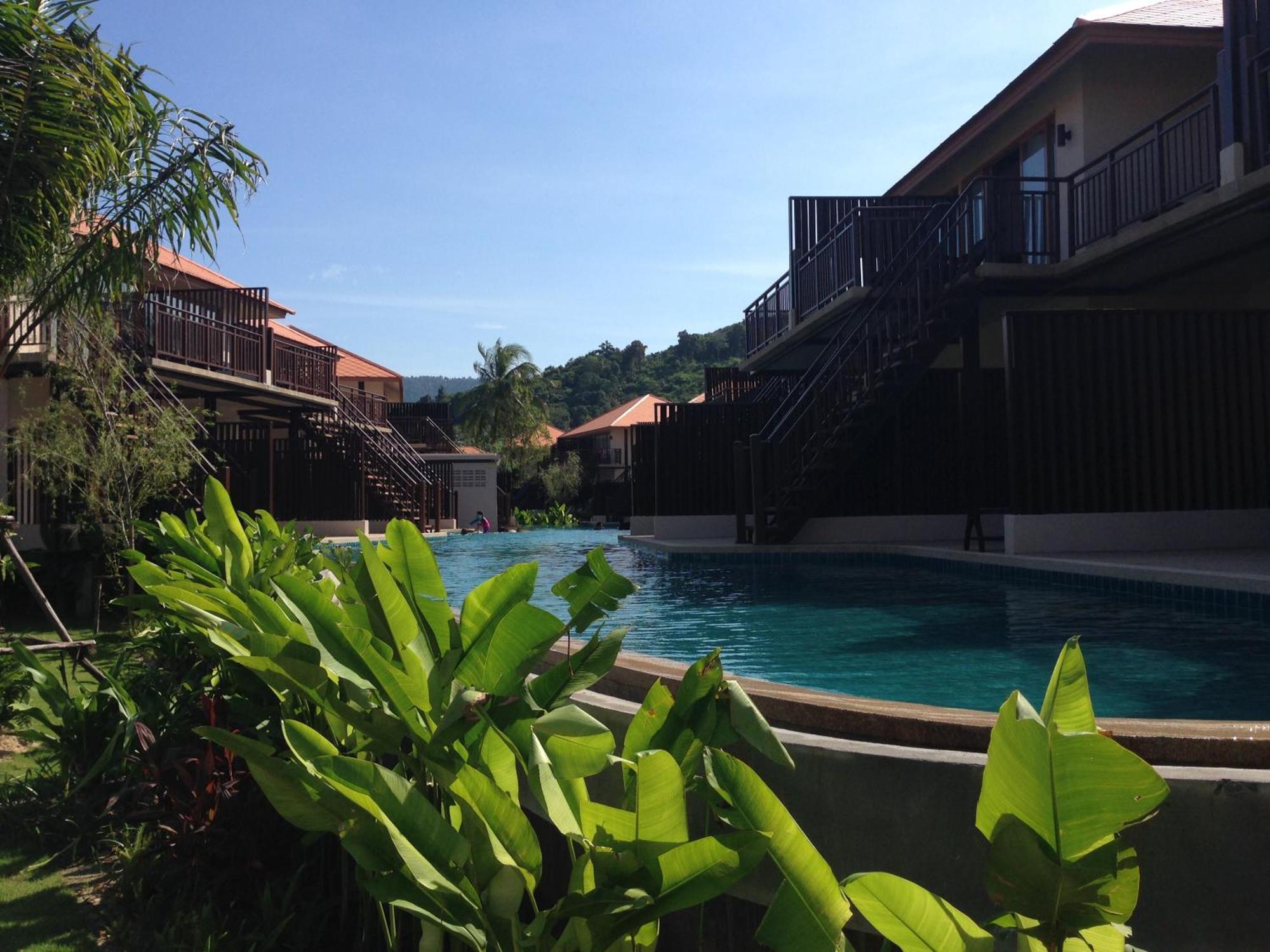 Blue Bay Resort - Access To Pool And Beach-Phuket & Krabi Ko Yao Yai Exterior photo The swimming pool at the resort